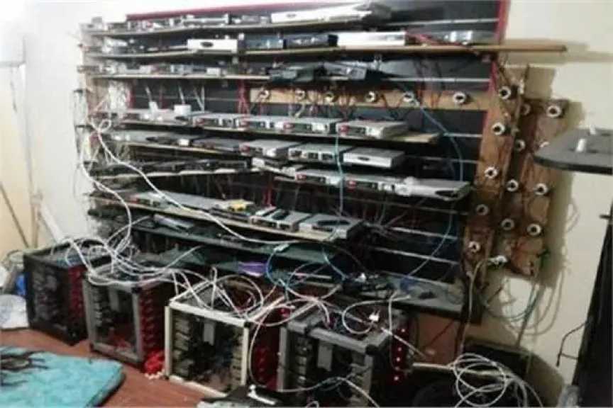 تجديد حبس صاحب محل لبيع أجهزة فك شفرات القنوات بالمقطم