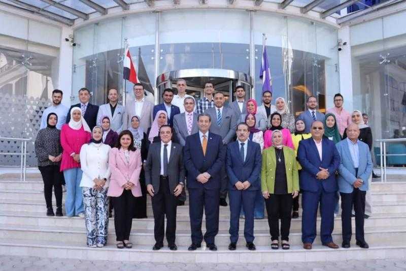 محافظ دمياط ورئيس قطاع تنمية الاعمال بجهاز تنمية المشروعات يرأسان الجلسة الافتتاحية لتدريب المدربين الوطنيين لبرنامج إبدأ وحسن مشروعك SIYB