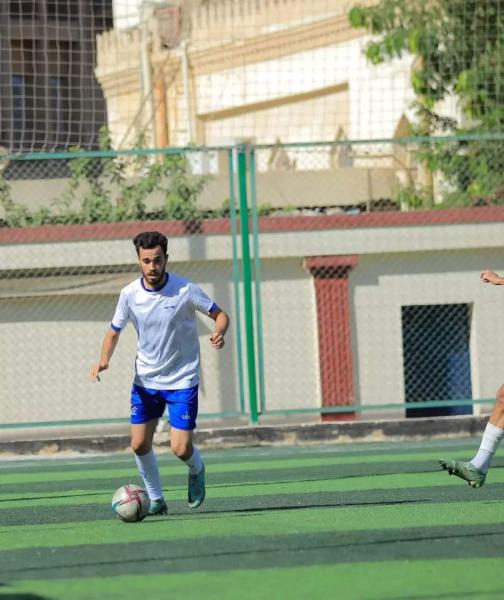 محمود صقر لاعب الطيران 