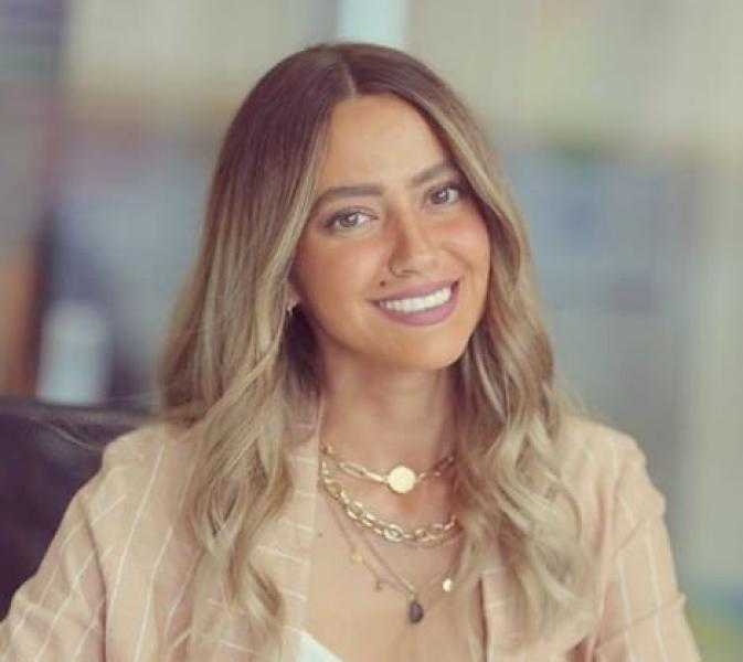 هند عبدالحليم تتألق بإطلالة كاجوال