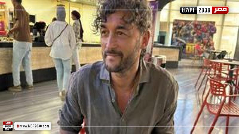 مخرج فيلم ثلاث قواعد لا تعرف الخطأ