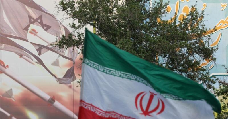 علم إيران