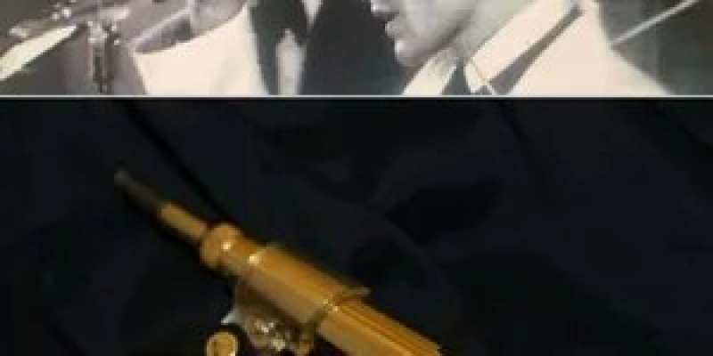 الميكرفون الذهبي لعبدالحليم حافظ 