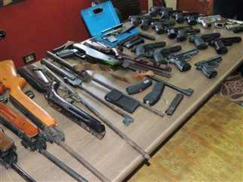 الداخلية تضبط 151 قطعة سلاح و298 قضية مخدرات