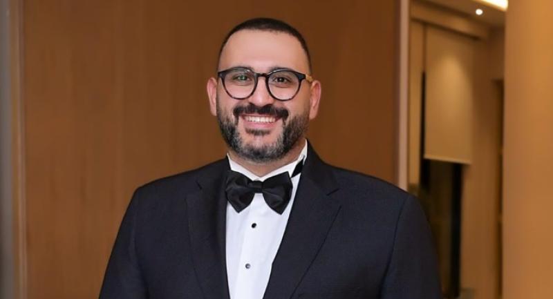 أكرم حسني
