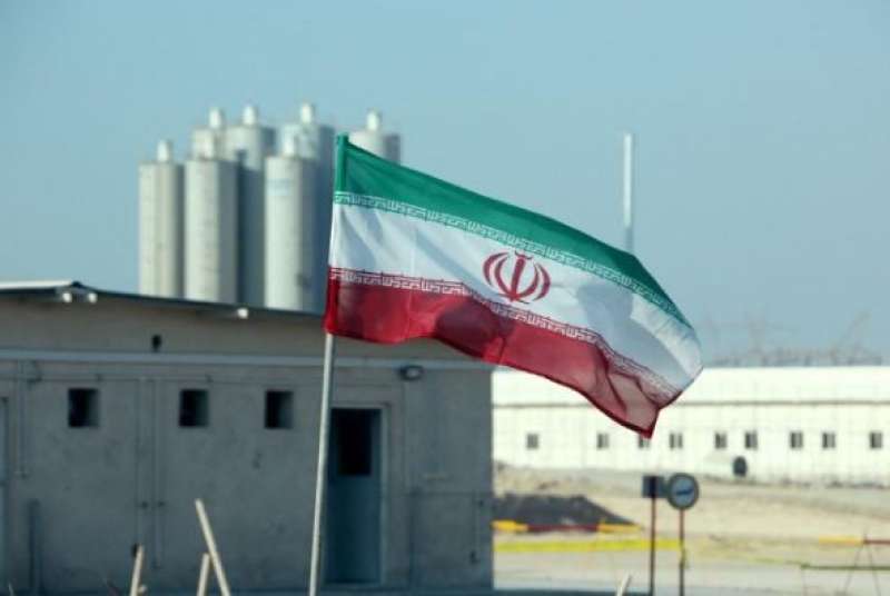 علم إيران