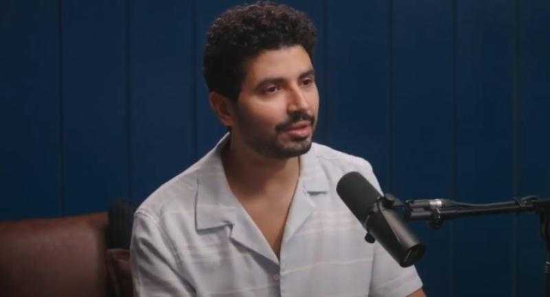 محمد أنور يكشف تفاصيل مطاردة الأسد له في كواليس ”ديبو”