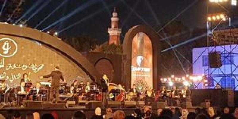 أحمد محسن يشدو لعبد الحليم حافظ بحفله في مهرجان الموسيقى العربية