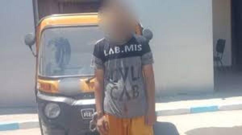 ضبط سائق توك توك