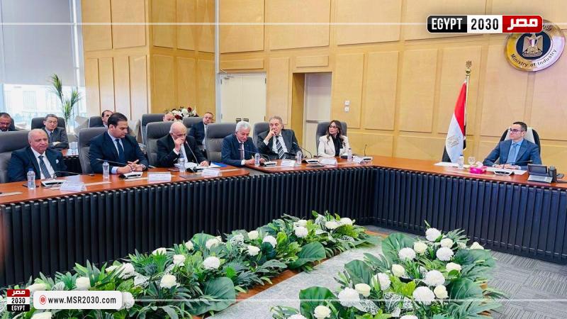 وزير الاستثمار والتجارة الخارجية