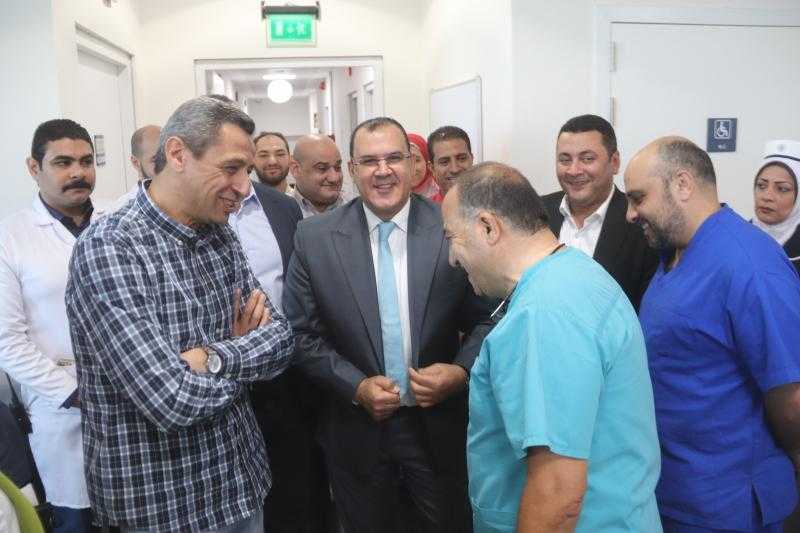محافظ السويس يتفقد قافلة طب وجراحة العيون المجانية بالمجمع الطبي بحي فيصل