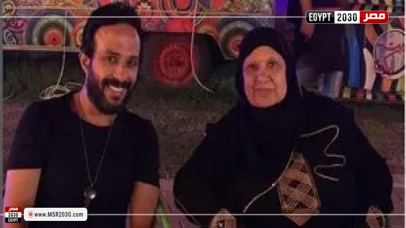أحمد عصام ووالدته