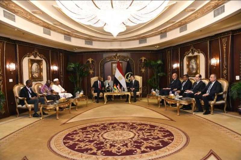 وزير الداخلية يبحث مع وزير الأمن بجمهورية غينيا تعزيز التعاون
