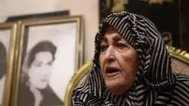 جثمان الفنانة شريفة ماهر يصل مسجد مصطفى محمود