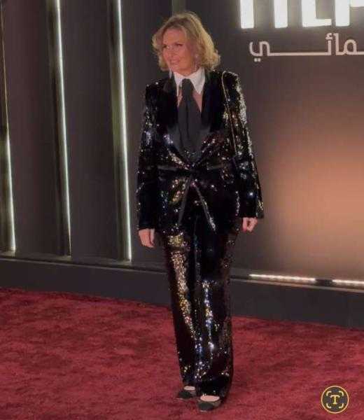 سعر الإطلالة صادم.. يسرا تتألق في حفل هشام نزيه بمهرجان الجونة السينمائي