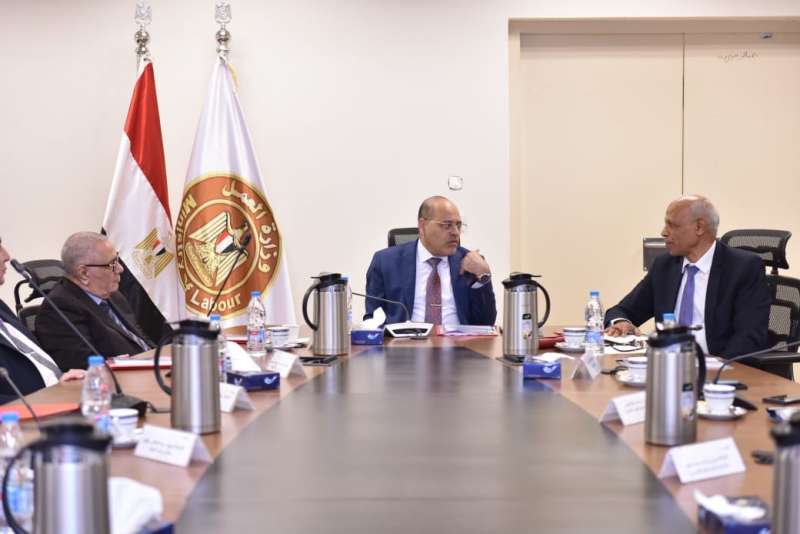 اجتماع مجلس إدارة صندوق إعانات الطوارئ برئاسة محمد جبران وزير العمل