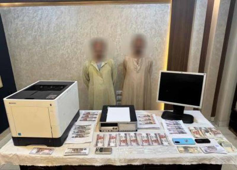 المتهمين بتقليد عملات 