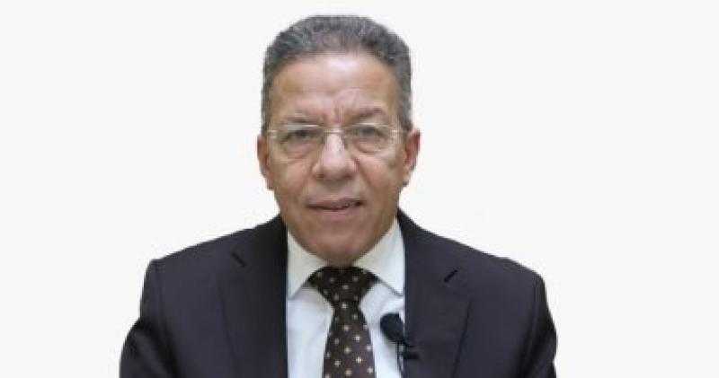 نقيب الأطباء: زيادات التكلفة على العيادات الطبية تزيد الأعباء على المرضى