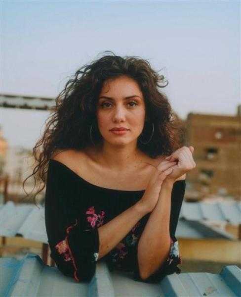 جيهان الشماشرجي تخطف الأنظار بإطلالتها
