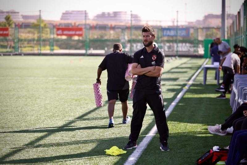 دوري الكرة النسائية | «لوبوف» يعلن تشكيل الأهلي لمباراة اتحاد بسيون