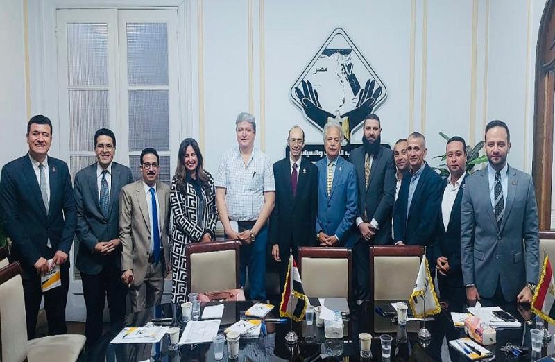 لجنة حقوق الإنسان بتنسيقية شباب الأحزاب والسياسيين في مائدة مستديرة حول دور المجلس القومي لحقوق الإن