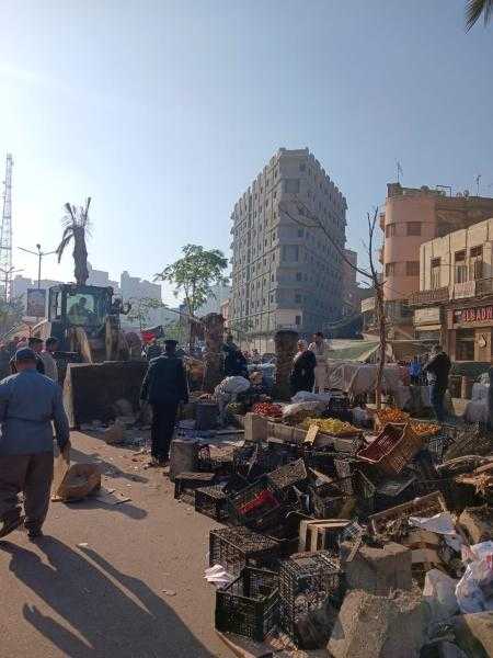 إخلاء ميدان محطة القطارات بالمحلة من الباعة الجائلين