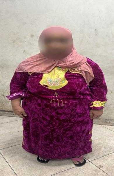 لعدم قدرتها على الإنجاب.. سيدة تعتدى بالضرب على حفيد زوجها وتحاول التخلص منه