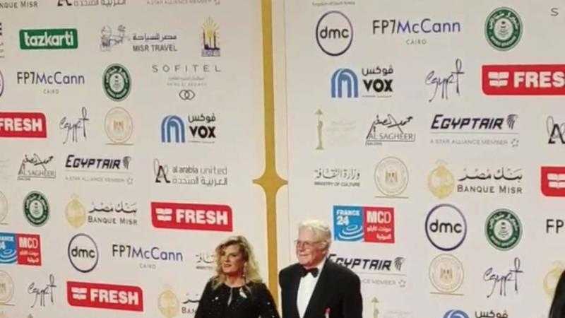 حسين فهمي: عرض 10 أفلام مرممة لأول مرة في مهرجان القاهرة السينمائي