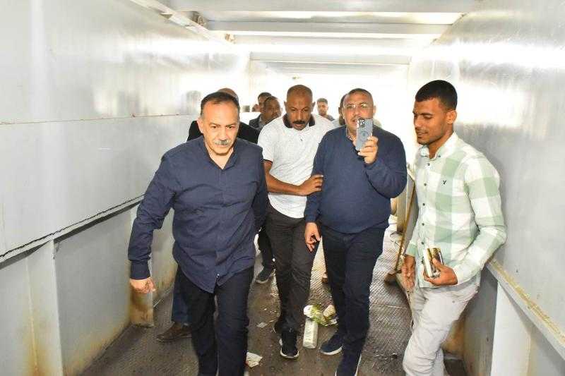 محافظ أسيوط يتفقد نفق المشاة بالمعلمين ويوجه بدفع وتيرة العمل لافتتاحه في أسرع وقت