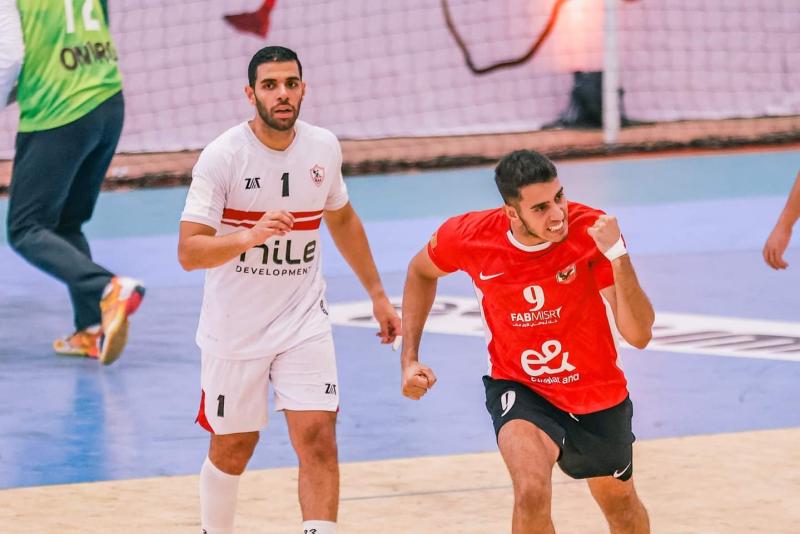 يد الأهلي والزمالك