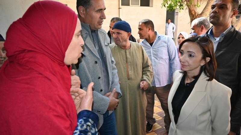 محافظ البحيرة تتابع سير العمل بعدد من الوحدات الصحية بمركزي كوم حمادة وبدر