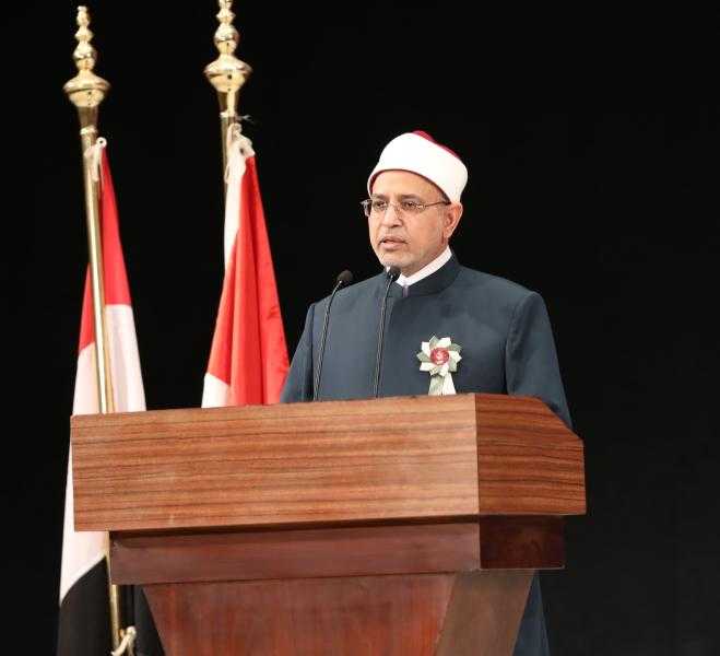 رئيس جامعة الأزهر يكرم خريجي الأزهر الإندونيسيين