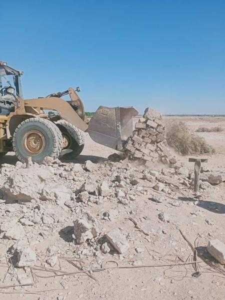 استرداد وإزالة ٤ حالة تعد على أراضي أملاك دولة بمركز أرمنت بالأقصر