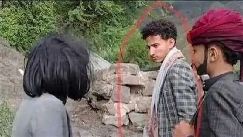 شاب يمني يلقى حتفه على يد زميله بالخطأ