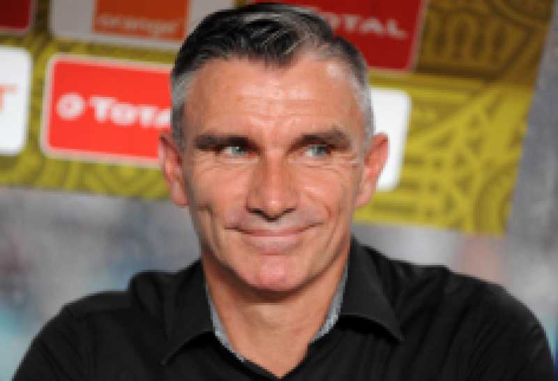 3 بطولات تشفع له.. كارتيرون مرشح لتدريب الزمالك خلفًا لفيريرا