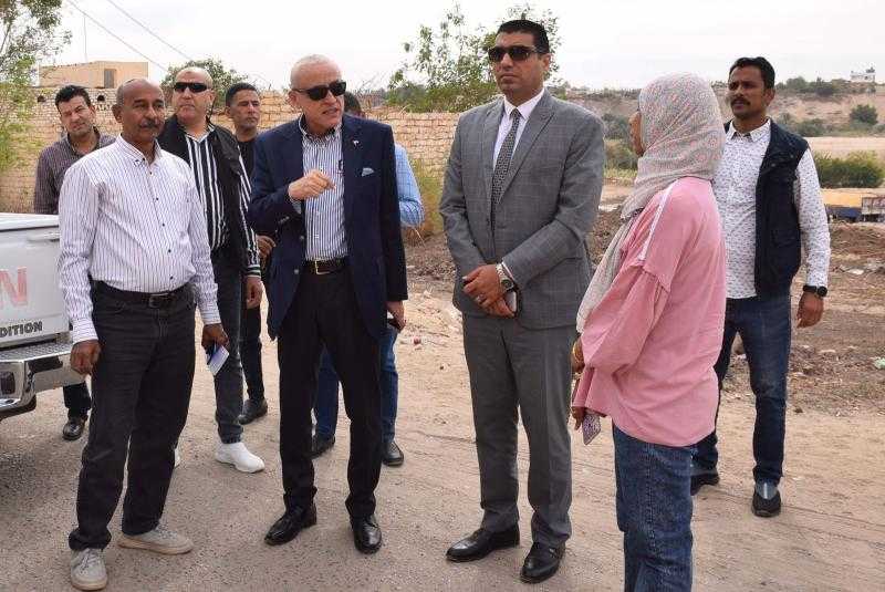 محافظ الأقصر يوجه بالبدء الفورى لعمل مركز لوجيستى لخدمة السياح