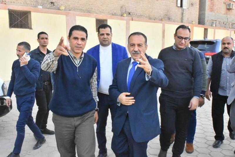محافظ أسيوط يتابع الأعمال الجارية لتلافي ملاحظات أعمال تطوير مركز شباب منفلوط تمهيداً لافتتاحه