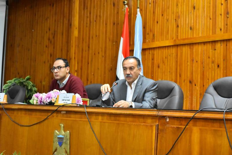 محافظ أسيوط 