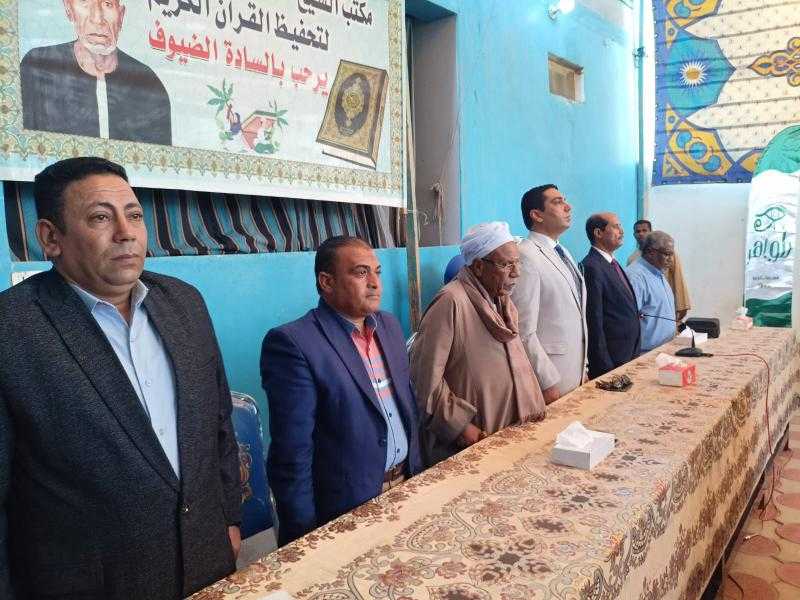 نائب محافظ الأقصر يشهد لقاء جماهيريا لمبادرة ”ظواهر” بنجع عمرون للحد من السلبيات