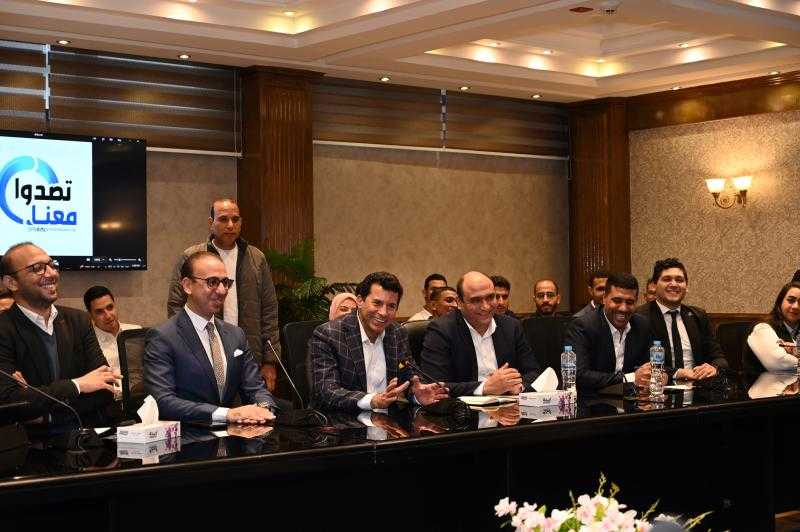 وزير الشباب والرياضة يشهد إطلاق المائدة المستديرة الأولي للبرنامج القومي لمواجهة الشائعات ” تصدوا معنا ”