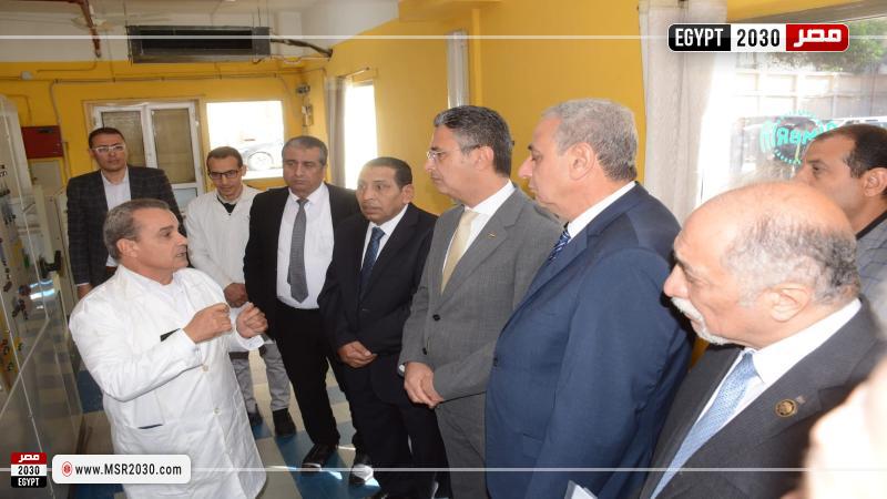 وزير التموين ومحافظ الغربية يتفقدان مطحن العاشر من رمضان