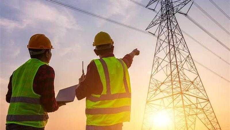 الرئيس السيسي يوجه بتكثيف الجهود لجذب الاستثمارات إلى قطاع الطاقة