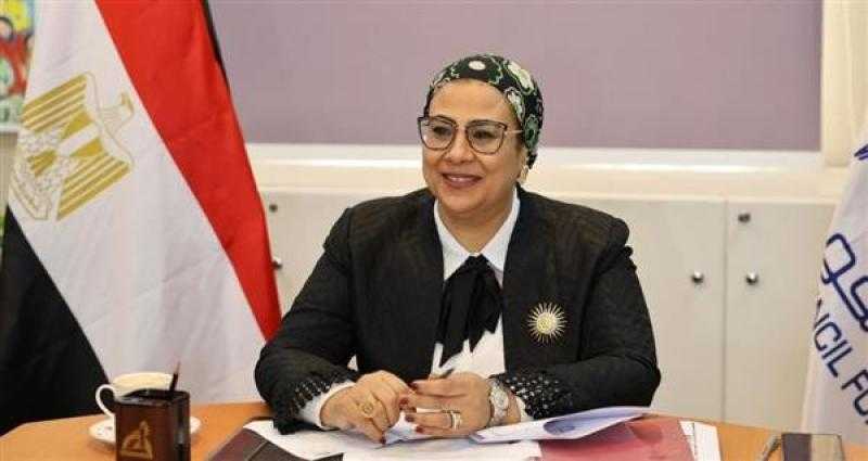 رئيسة المجلس القومي للمرأة تشارك في إطلاق مؤتمرات ”بالطو أبيض”