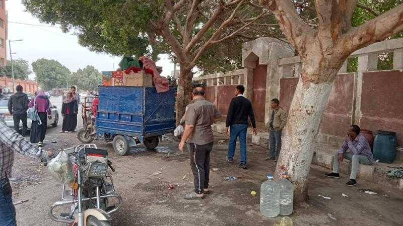 محافظ أسيوط: رفع إشغالات الباعة الجائلين بميدان أسماء الله الحسنى وصينية الوليدية بحي شرق لإعادة الانضباط للشوراع