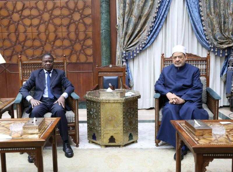 شيخ الأزهر: مستعدون لزيادة المنح الدراسية لأبناء كوت ديفوار وتدريب الأئمة الإيفواريين