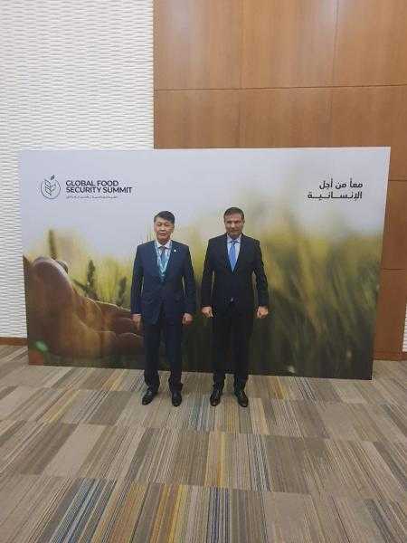 وزير الزراعة يلتقي مدير المنظمة الإسلامية للأمن الغذائي لبحث آفاق التعاون المشترك