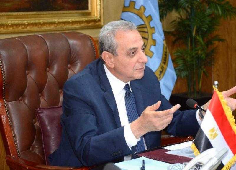 محافظ الغربية: ضبط 21,600 عبوة حلويات و1,000 كيلو مواد غذائية منتهية الصلاحية