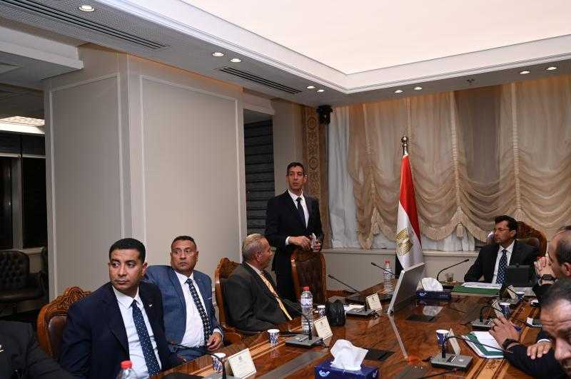 وزير الشباب والرياضة يلتقي مجلس إدارة اتحاد ألعاب القوى الجديد