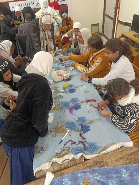 بداية جديدة.. ورش حرفية متنوعة ضمن الأسبوع الثقافي للشباب بمدينة السلام