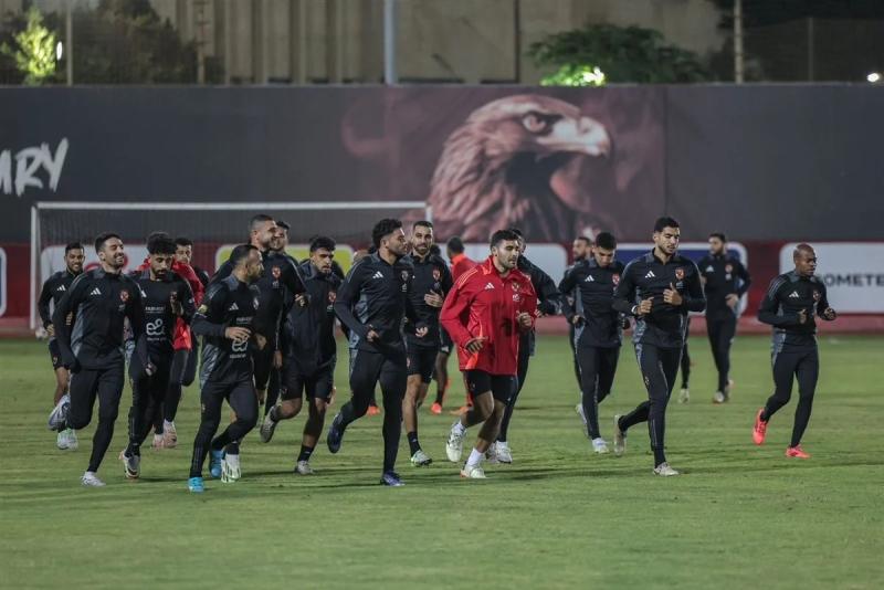 الأهلي يختتم تدريباته استعدادا لمواجهة البنك في الدوري